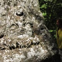 Il Bosco Sacro di Bomarzo. Giganti in lotta.