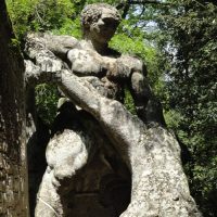 Il Bosco Sacro di Bomarzo. Giganti in lotta.