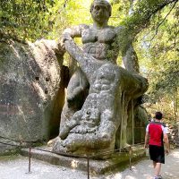 Bomarzo. Parco dei Mostri. Il Giagante squarta un malcapitato.