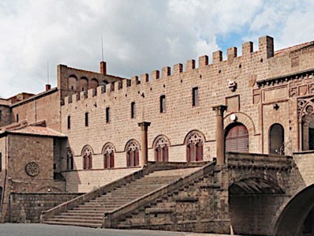 VITERBO, Il MEDIOEVO E SANTA ROSA DA VITERBO
