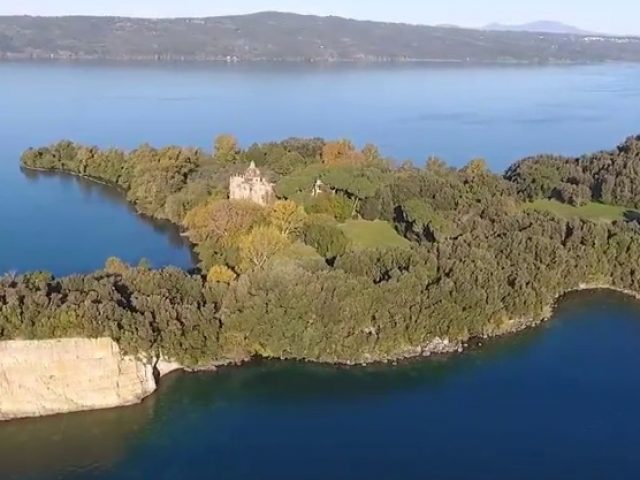 LAGO DI BOLSENA – L’isola Bisentina