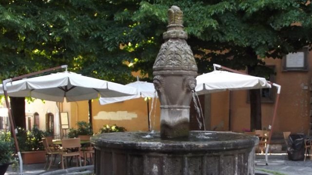 VITERBO – Piazza della Morte e la sua fontana