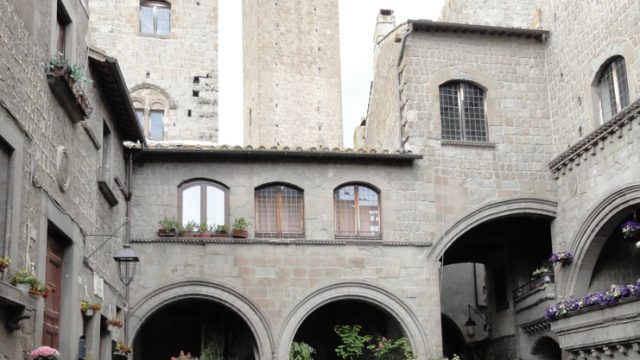 VITERBO – Il Quartiere Medievale di San Pellegrino