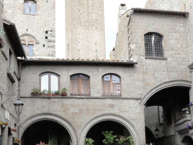VITERBO – Il Quartiere Medievale di San Pellegrino