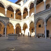 Tarquinia. Il cortile del Museo Etrusco Nazionale.