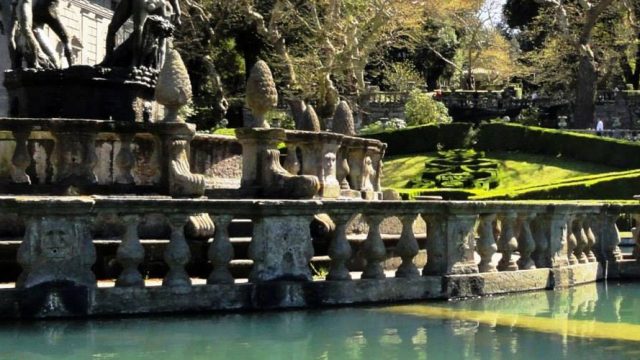 Dall’A 1 verso Viterbo e i Cimini. Il Bosco Sacro di Bomarzo, Viterbo, Villa Lante a Bagnaia, Villa Farnese a Caprarola. Tour 2 giorni.