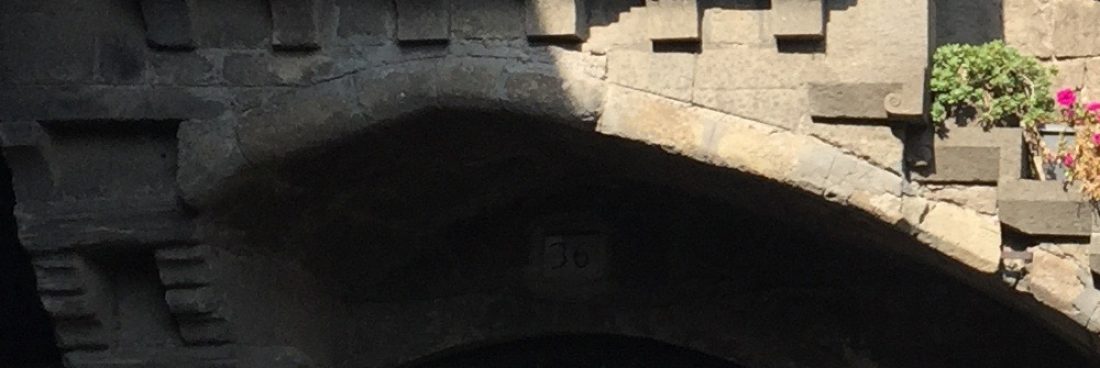 Le case con il profferlo – architettura medioevale viterbese