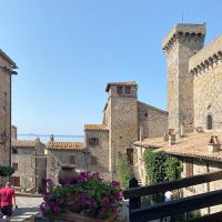 Bolsena. A spasso per il borgo.